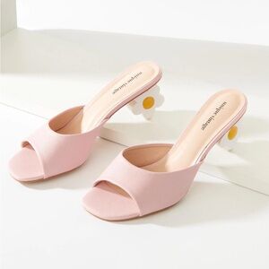 ISO Unique Vintage Pink Heels with Daisy Accent